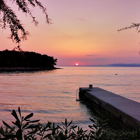 Holiday Home Pavarotti ซูเปตาร์ ภายนอก รูปภาพ