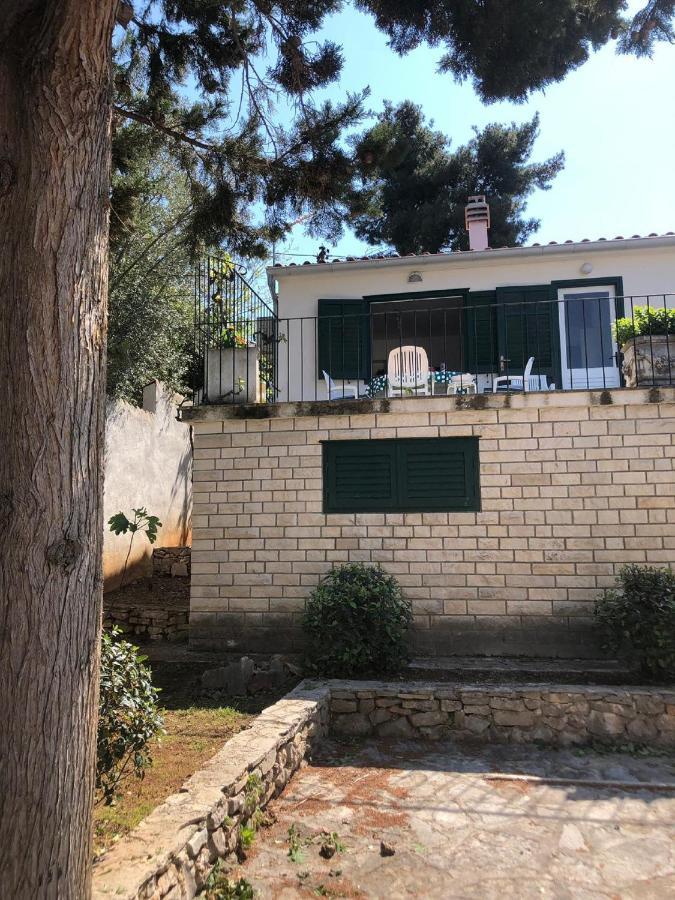 Holiday Home Pavarotti ซูเปตาร์ ภายนอก รูปภาพ
