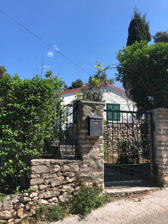 Holiday Home Pavarotti ซูเปตาร์ ภายนอก รูปภาพ
