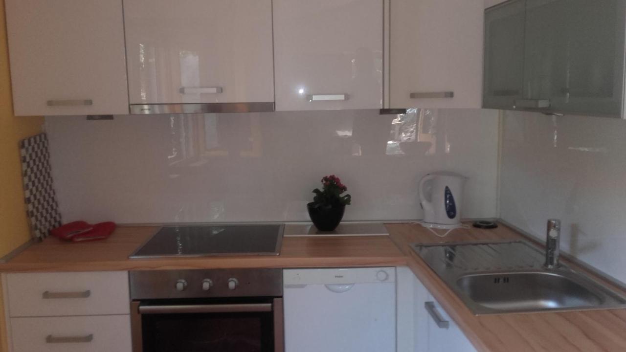 Holiday Home Pavarotti ซูเปตาร์ ภายนอก รูปภาพ